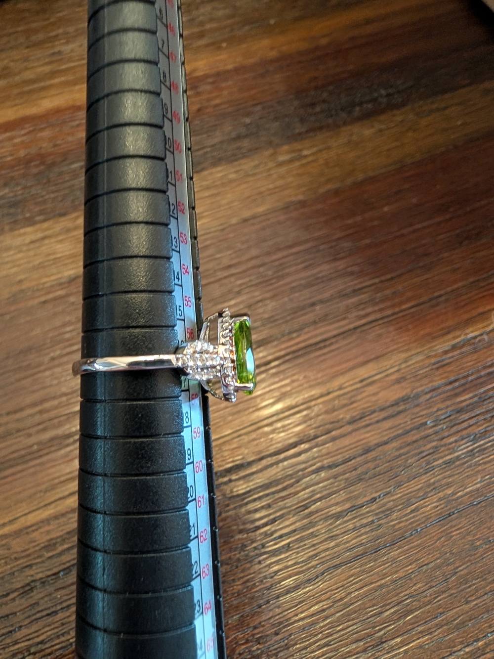 NEW - Gem Insider SS 3.35ctw Pear Cut Peridot & WhiteTopaz Halo Ring - SIZE 8